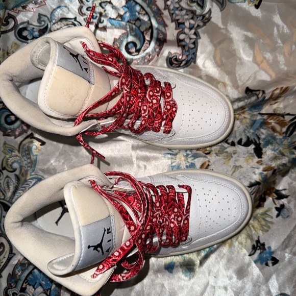 Air Jordan 1s white snakeskin with red Paisley pattern laces - Picture 8 of 8